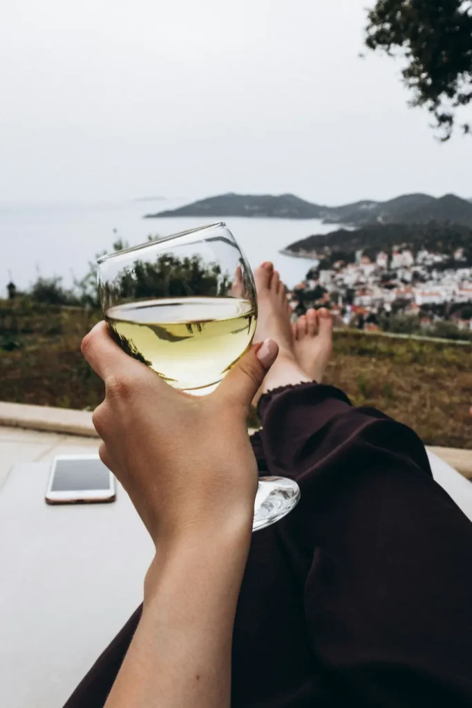 Authentic wine friends moment at home – the 2026 shift from wine influencers to real people